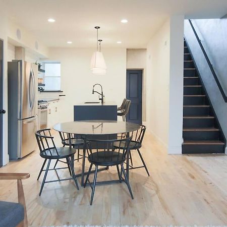 Large 2 Bdr With Deck Hosted By Stayrafa Philadelphia Exterior photo